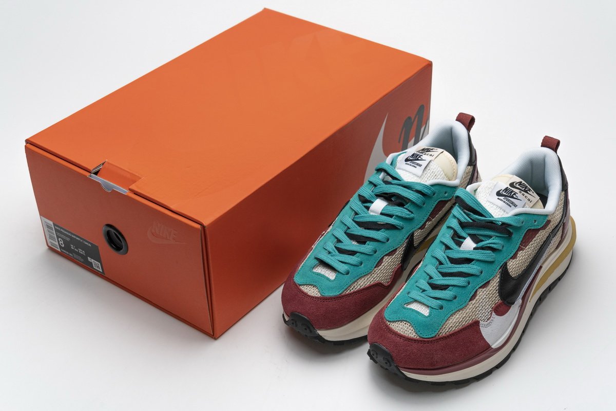 CI9928-301 Sacai x Nike Pegasua Vaporfly Villain Red Yellow Green - Image 3