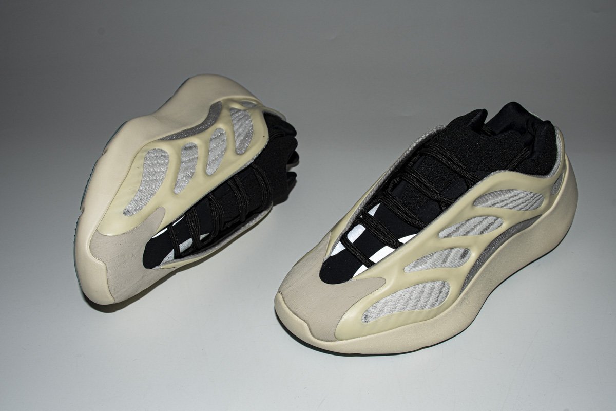 FW4980 adidas Yeezy 700 V3 “Azael”Real Boost - Image 9