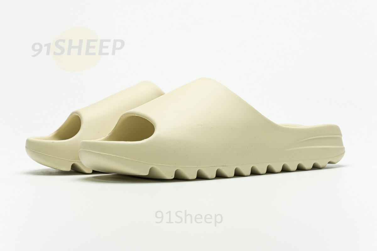 FW6344 adidas Yeezy Slide “Desert Sand” - Image 3